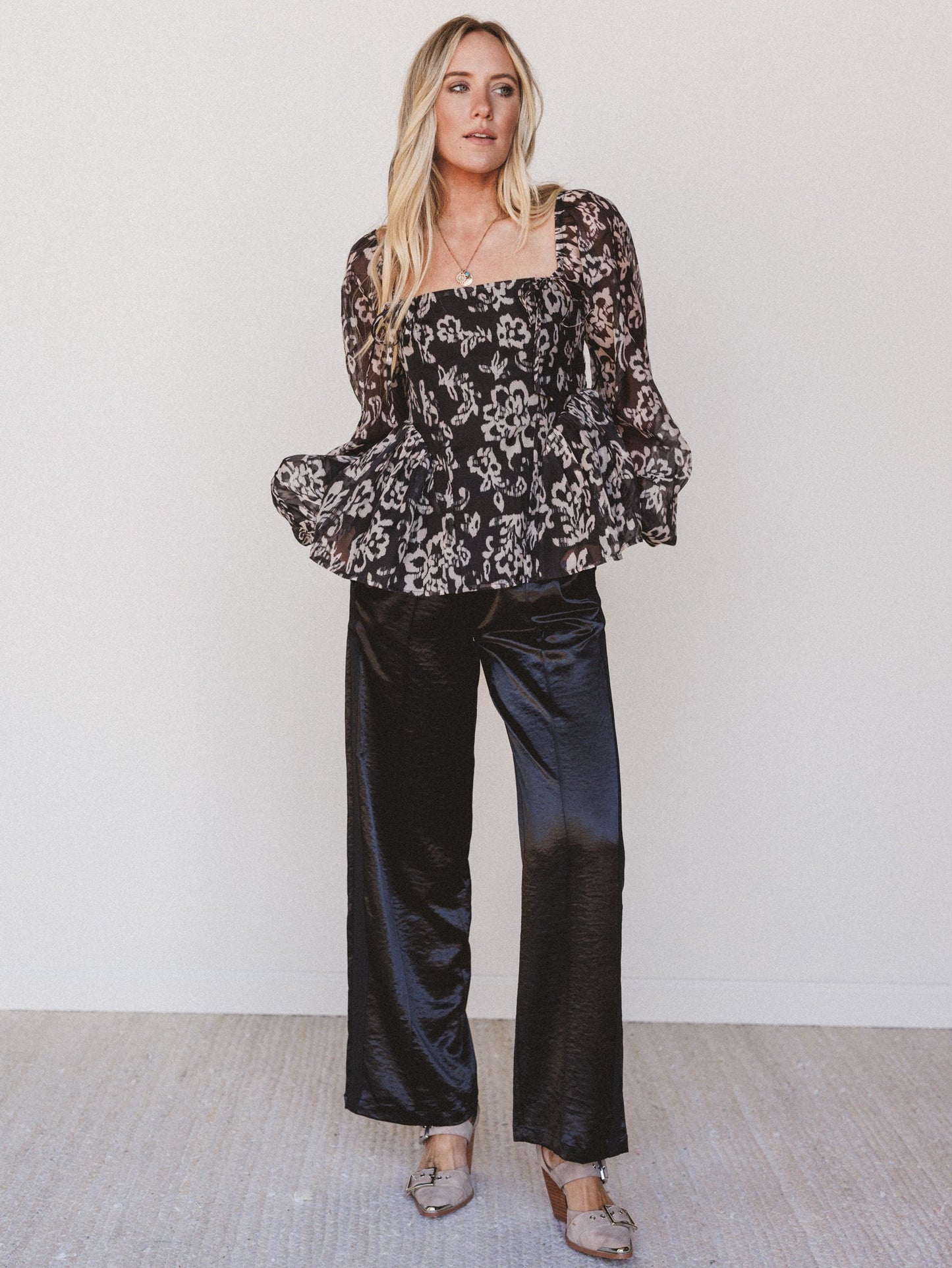 Feeling Sleek Satin Pants - Black