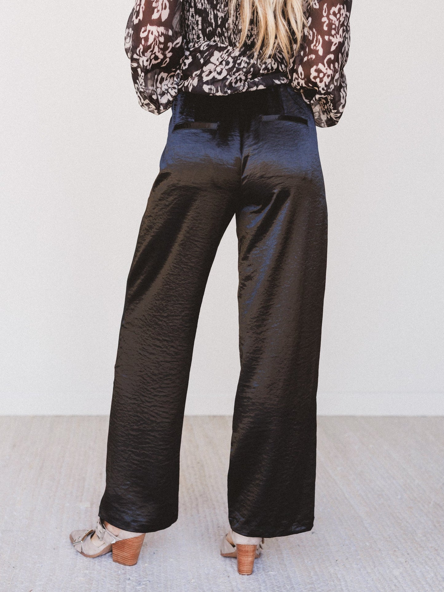 Feeling Sleek Satin Pants - Black