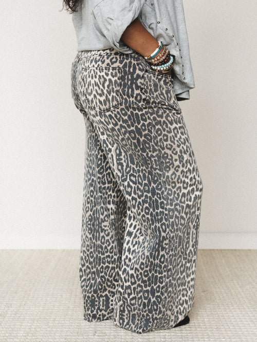 Roaming Leopard Print Pants - Brown