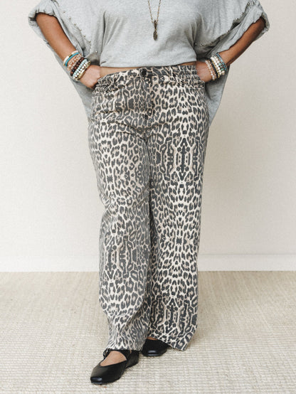 Roaming Leopard Print Pants - Brown