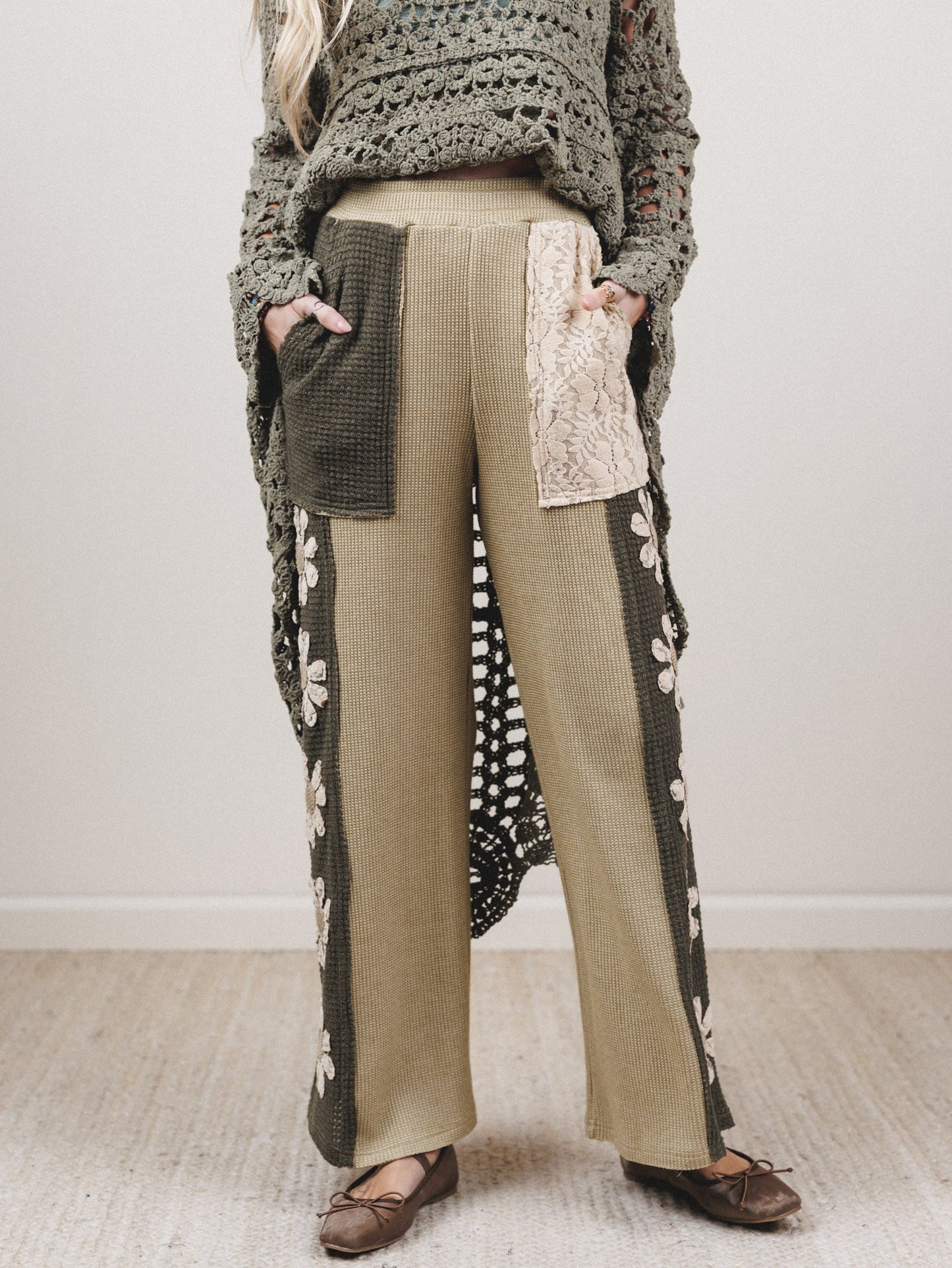 Flower Fields Large Pocket Pants - Sage