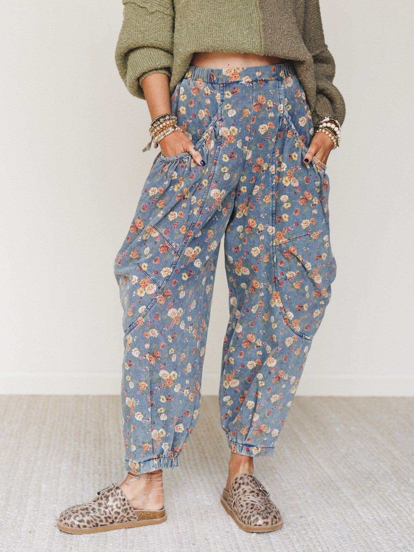 The Nest Nora Gathered Barrel Denim Pant - Denim Blue Floral
