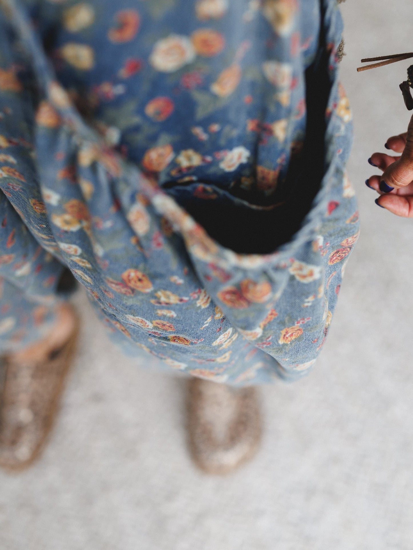 The Nest Nora Gathered Barrel Denim Pant - Denim Blue Floral