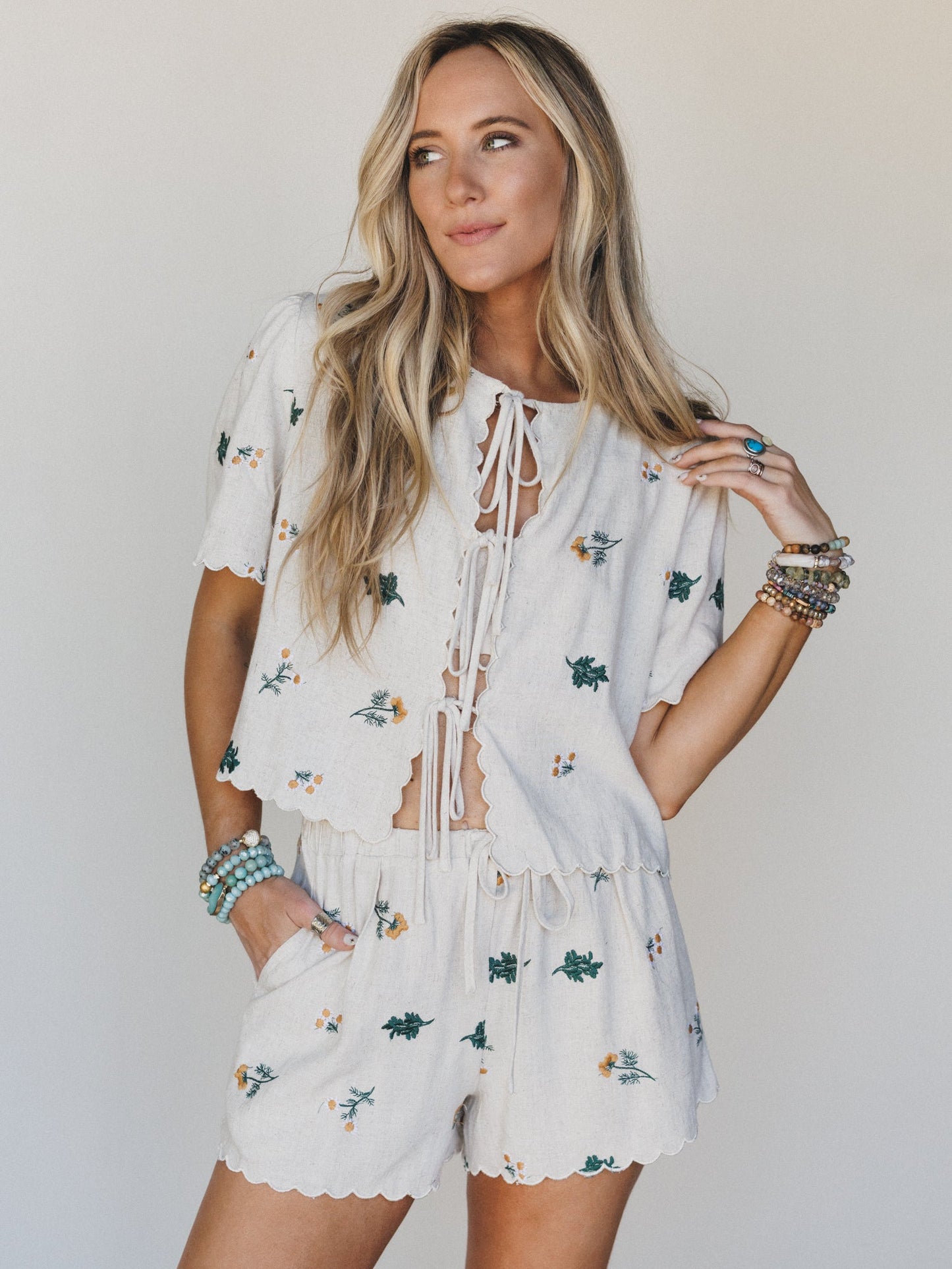 Fleur Amore Embroidered Linen Shorts - Oatmeal