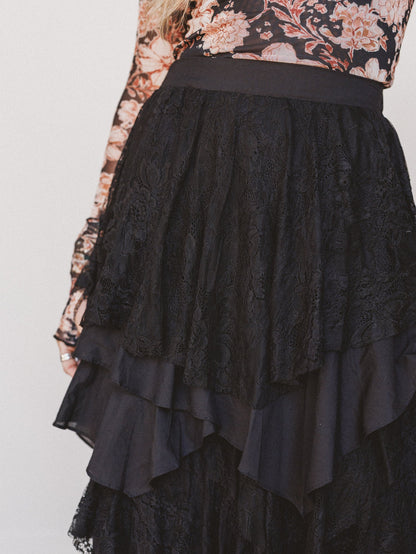 Quiet Getaway Lace Maxi Skirt - Black