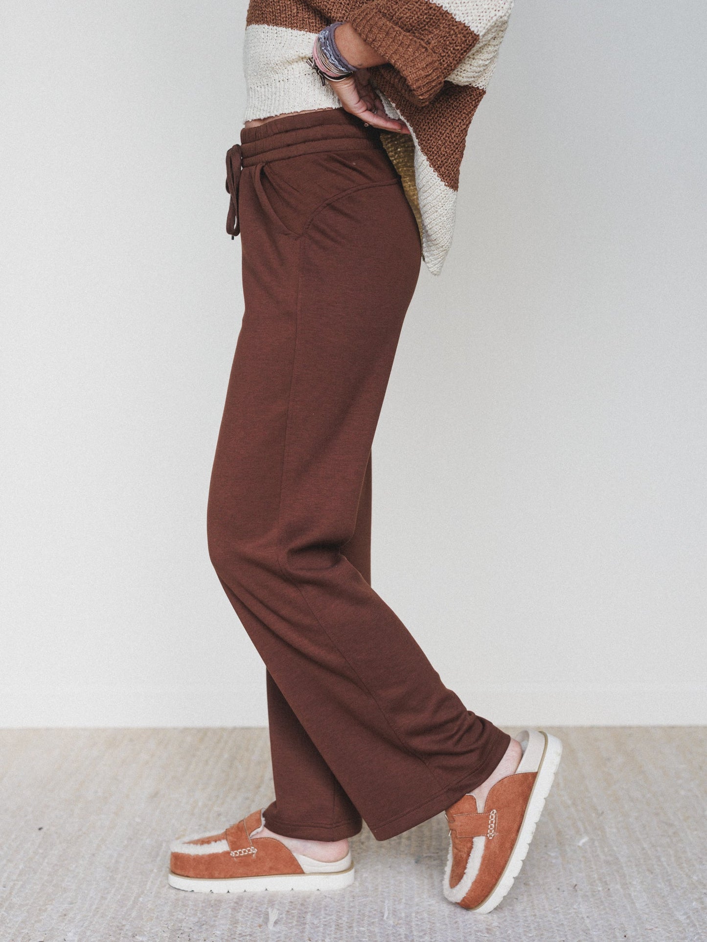Warm Hug Sweatpants - Brown