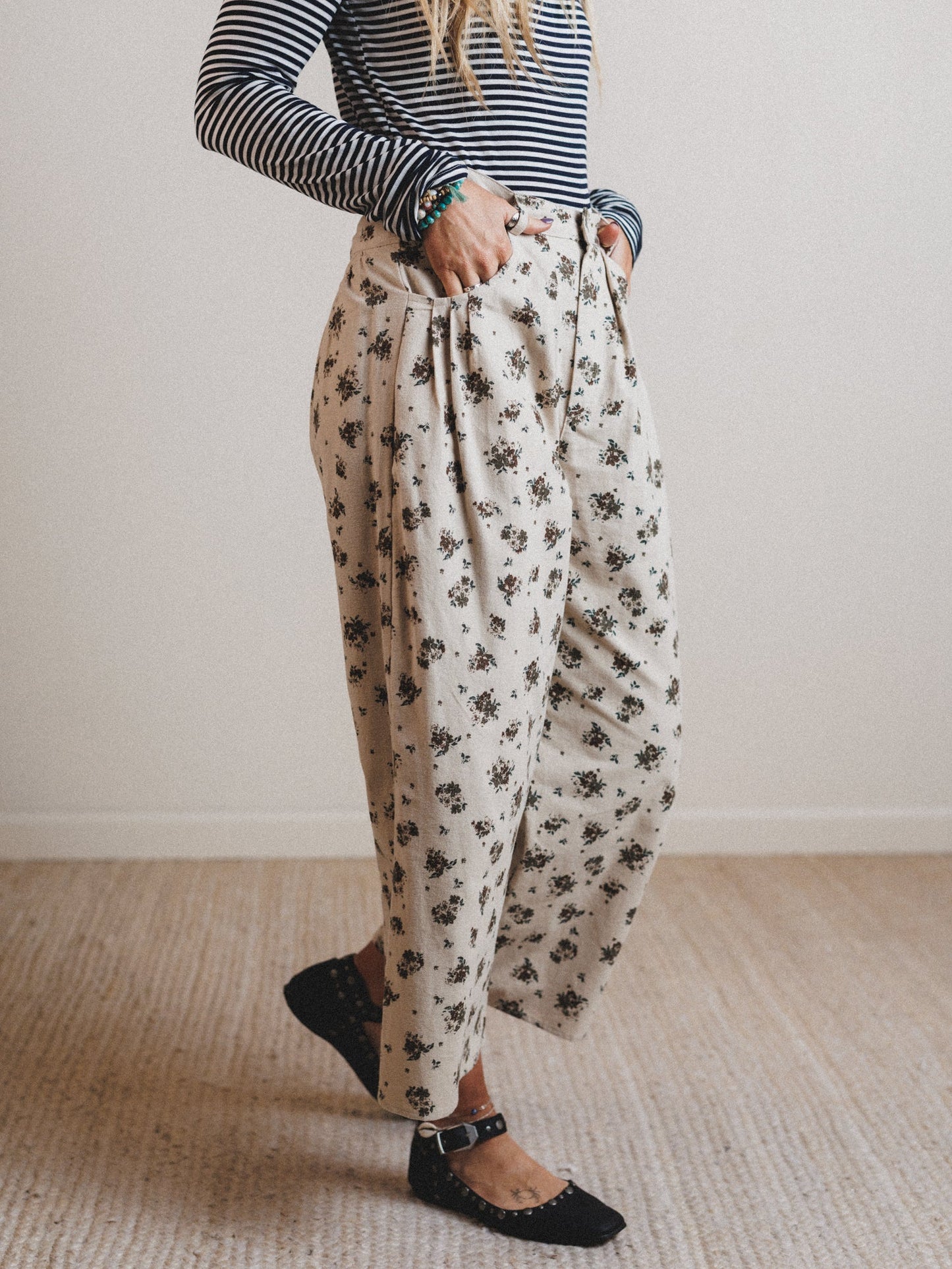 Sweet Memory Floral Pleated Pants - Natural